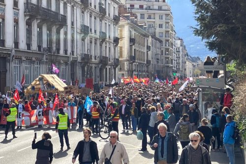 DIRECT. Grève du 28 mars à Grenoble : le cortège arrive sur la place de Verdun