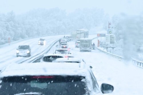 METEO. La neige bloque l'A75 en Lozère et de la grêle s'abat sur Montpellier ce dimanche