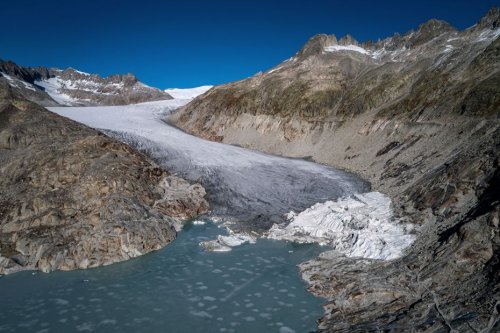 "On entend les craquements du glacier" : l'extraordinaire expédition de plongeurs lyonnais à la source du Rhône