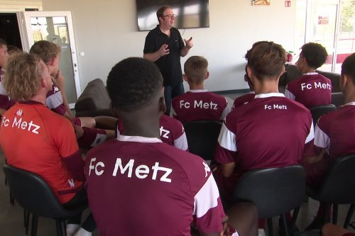 "Déconstruire certains stéréotypes", les joueurs du centre de formation du FC Metz sensibilisés à la lutte contre l'homophobie