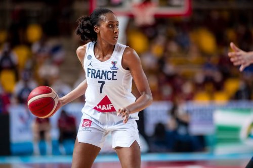 Couronnement de Sandrine Gruda en novembre 2021, la Martiniquaise domine le basket européen
