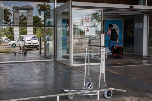 Ils transportaient 303 kg de cocaïne dans des cartons, deux Marseillais interpellés à l'aéroport de Cayenne en Guyane