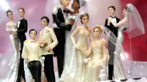 Moins de mariages : "On va vers une société d'individus qui vivent seuls, on a des vies discontinues, avec une explosion du célibat", souligne Jean Viard