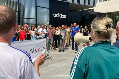 Strasbourg : "A Paris, personne ne veut y aller", les salariés d'Adidas protestent contre la possible délocalisation du site