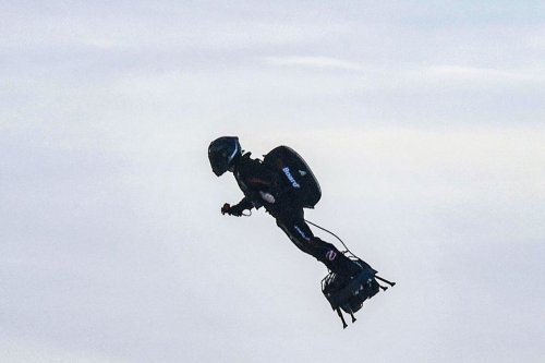 Biscarosse : Franky Zapata, "l'homme volant" victime d'un accident de flyboard.