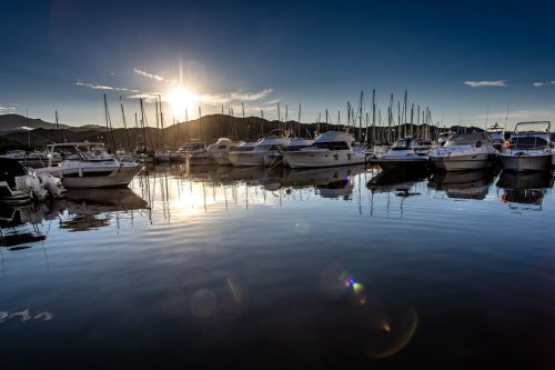 Plusieurs bateaux en partie détruits par le feu à Saint-Florent