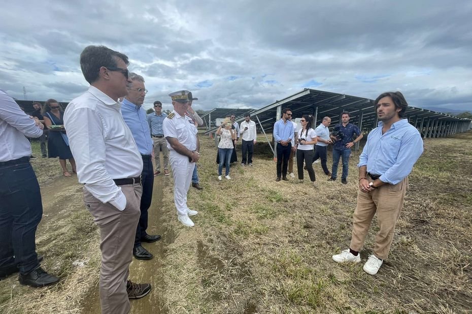 Manuel Valls en Nouvelle-Calédonie : de retour de Brousse avec “des idées et de la force pour les discussions”