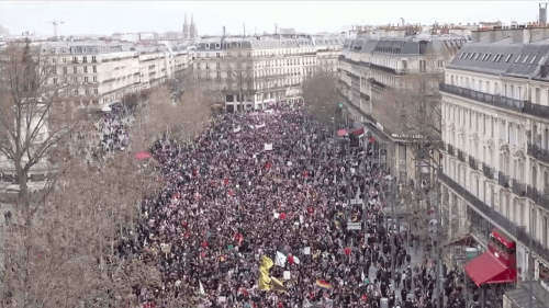 Mobilisation contre la réforme des retraites : des manifestants en colère défilent partout en France