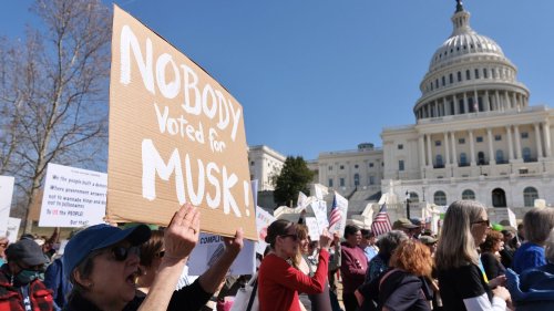                    "Une vendetta contre le service public" : aux Etats-Unis, les fonctionnaires fédéraux sonnés par les licenciements massifs menés par Donald Trump et Elon Musk