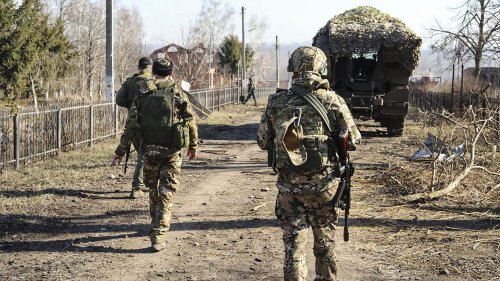 "C'est presque terminé" : ces soldats ukrainiens accusent le coup après leur retrait forcé de la région russe de Koursk