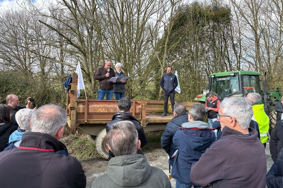 Leur exploitation est occupée par des acquéreurs qui n’ont pas versé l’argent de la vente, la FDSEA se mobilise