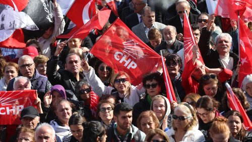                    "Ils ont brisé la nuque de notre économie" : un mois après l'arrestation du maire d'Istanbul, l'opposition turque maintient la pression sur le pouvoir