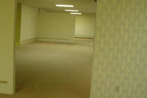 Backrooms : l'origine d'une des plus célèbres photos d'Internet révélée après cinq ans d'enquête, "elle était vraiment cachée"