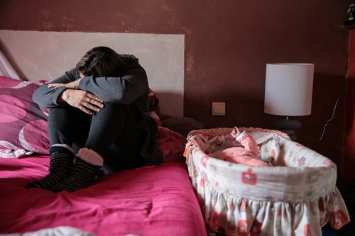 Post-partum maman triste : quand le baby blues est pris en compte