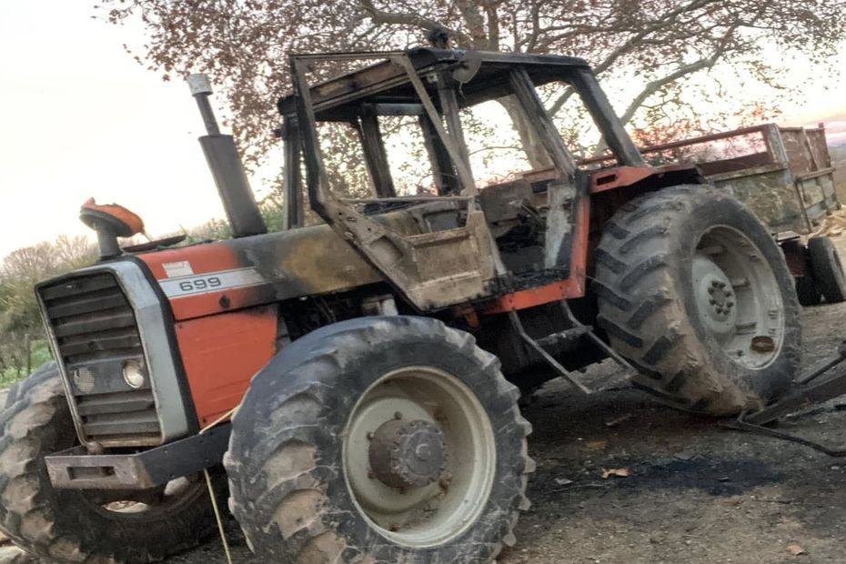 « Mon père a vu sa vie partir en fumée », le fils d’un agriculteur victime d’un incendie criminel lance un appel à l’aide sur les réseaux sociaux