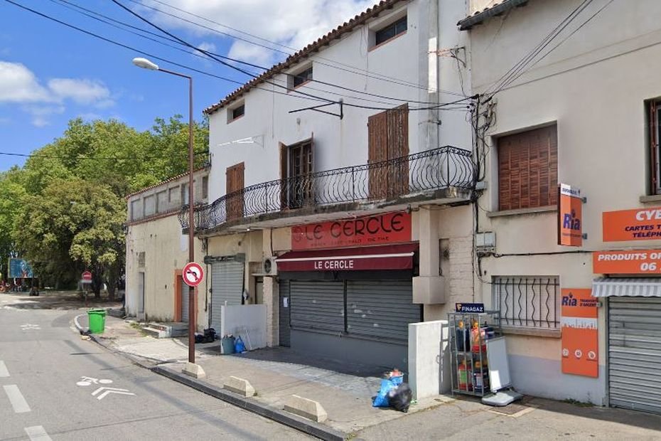 Un homme tué par balle dans un snack par un commando d'hommes cagoulés