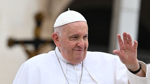 Homosexualité : le Pape n'exclut pas une bénédiction pour les couples gay
