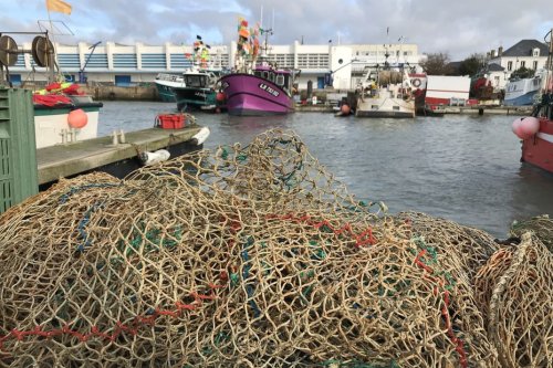 Un marin pêcheur des Sables d'Olonne décède après le retournement de son navire au large de l'île de Ré