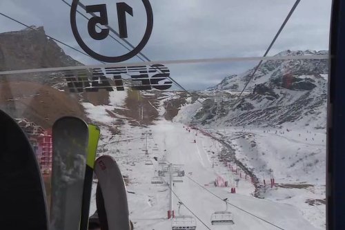 Surcoût de l'énergie et recrutement difficile : les stations de ski des Alpes dans l'incertitude