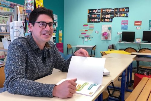 Aide aux devoirs : star d'Instagram, l'enseignant Maître Fafa publie ses méthodes dans un livret d'entraînement