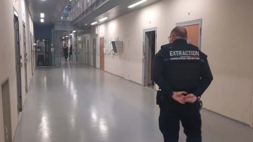 Reportage Surpopulation carcérale à la prison de la Santé : "On ne peut plus gérer", confie le directeur à franceinfo