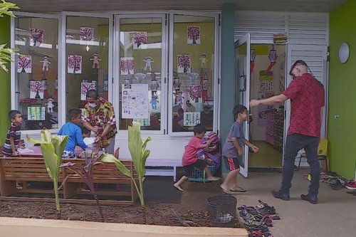A la rentrée 2022, l'école sera obligatoire pour les enfants dès l'âge de 3 ans - Polynésie la 1ère