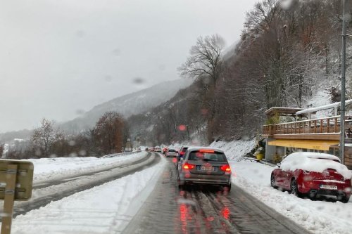 Neige et verglas : circulation difficile ce week-end dans les Pyrénées-Orientales, la prudence sur les routes recommandée