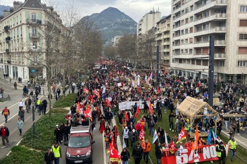 DIRECT. Grève du 23 mars à Grenoble : 56 000 manifestants selon les syndicats, 19 000 selon la police, suivez la journée de mobilisation