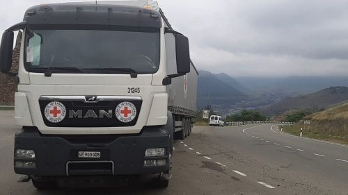 Haut-Karabakh : un premier convoi d'aide humanitaire est entré dans la région, pour fournir des vivres aux civils