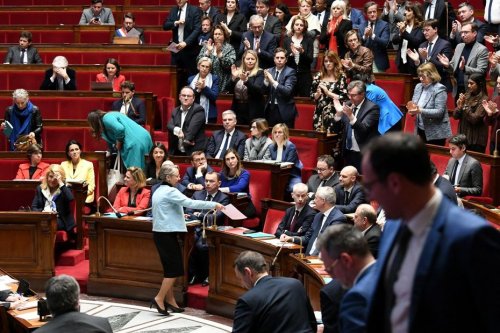 Réforme des retraites : la députée LR de Haute-Loire Isabelle Valentin explique pourquoi elle a voté la motion de censure
