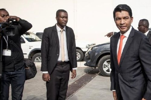 MADAGASCAR : 21 personnes, dont deux français, sont accusées d’avoir voulu assassiner le chef de l’Etat