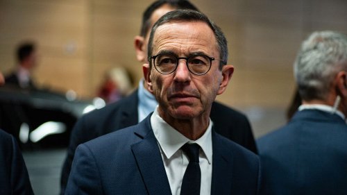                    L'Algérie refuse-t-elle "d'appliquer le droit international" en matière de personnes expulsables, comme l'affirme Bruno Retailleau ?