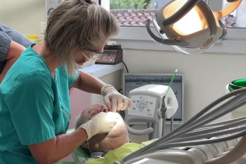Suicide d'un dentiste : "il ne supportait pas de ne pas pouvoir adresser ses patients à des confrères" témoigne sa collègue