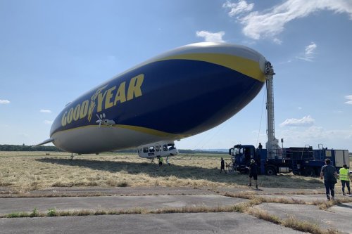 PHOTOS. Le plus grand zeppelin au monde traverse la Bourgogne-Franche-Comté pour se rendre aux 24h du Mans