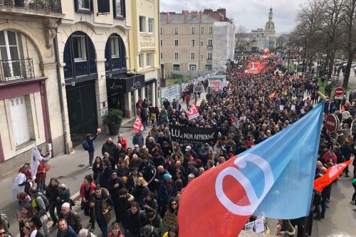 Grève contre la réforme des retraites : un 23 mars sous haute tension, blocages et manifestations à Nantes, Saint-Nazaire, La Roche-sur-Yon