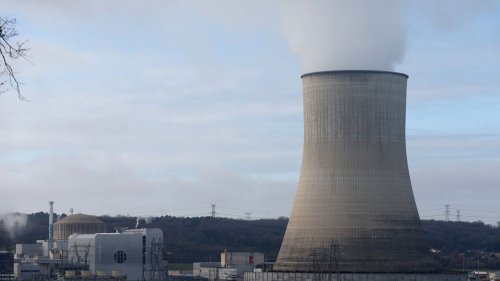 La France produit plus d'électricité qu'elle n'en consomme, obligeant les producteurs à payer pour exporter leur surplus