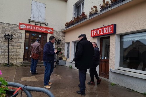 "Pneus crevés, insultes et menaces"... Un couple victime de racisme en Haute-Saône ferme son restaurant, les soutiens se multiplient