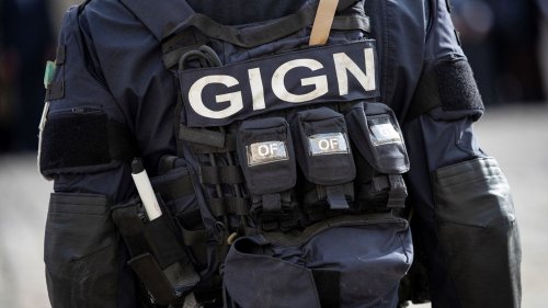Guyane : un gendarme du GIGN tué lors d'une opération contre des chercheurs d'or clandestins, Emmanuel Macron exprime "sa grande émotion"