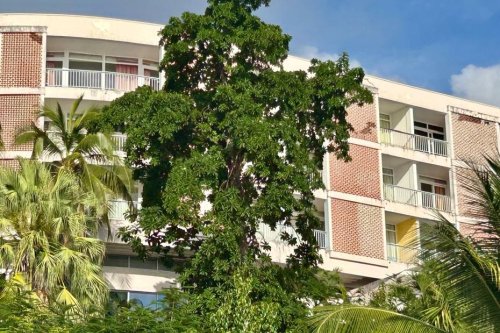 Hôtel La Batelière : ventes aux enchères des biens et dernières payes des salariés licenciés, avant la reconstruction