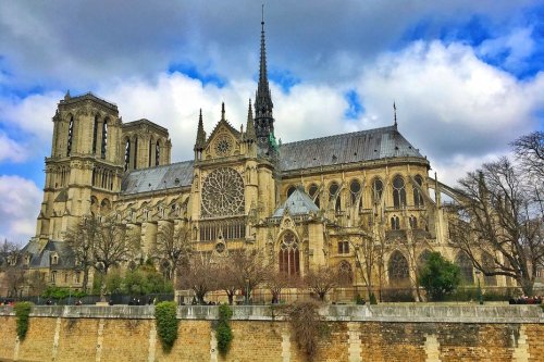 Notre-Dame de Paris : 5 ans après l’incendie, la flèche debout, l’enquête piétine