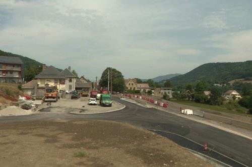 Isère : "C'est une catastrophe financière", la fermeture d’une portion de la RN85 provoque la colère des commerçants