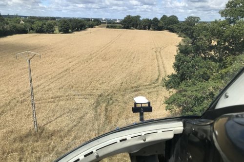 Mayenne : un hélicoptère surveille les lignes électriques