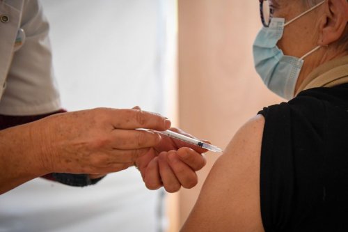Septième vague de covid : faut-il rouvrir les centres de vaccination ?