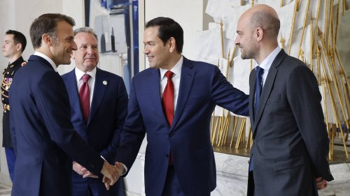 Guerre en Ukraine : la France salue un "excellent échange" qui a "permis de converger" en faveur d'une "paix solide"