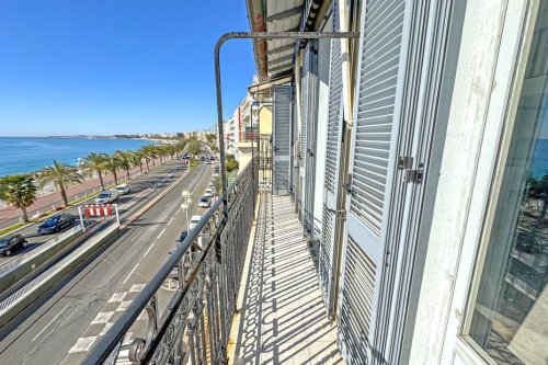"On ne vend pas à n'importe qui, n'importe comment" : comment se déroulent les achats immobiliers des investisseurs étrangers sur la Côte d’Azur ?