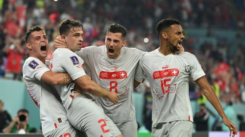 Coupe du monde 2022 : la Suisse dernière qualifiée en huitièmes de finale après sa victoire spectaculaire contre la Serbie