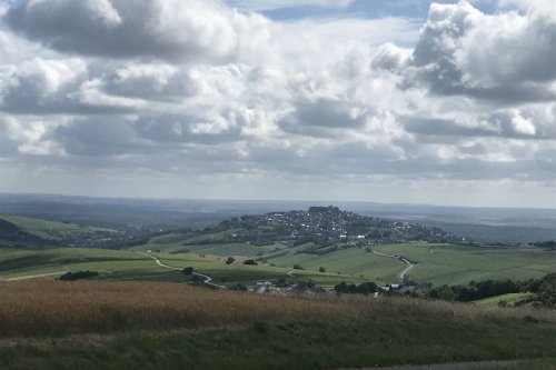 Sur les sentiers de randonnées et leur patrimoine : la "Ronde des sorciers" entre Sancerre et Bué
