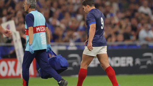 Coupe du monde de rugby : Pierre Berbizier, ancien entraîneur du XV de France, sent "beaucoup d’affolement" dans la "gestion" de la blessure d'Antoine Dupont
