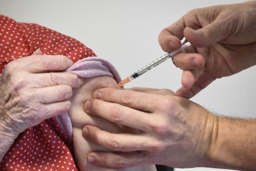 Covid-19 : la vaccination assure une meilleure protection qu'une infection naturelle selon une étude toulousaine