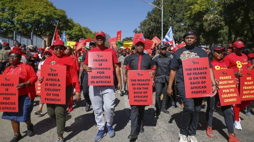 Une manifestation inédite contre la France en Afrique du Sud